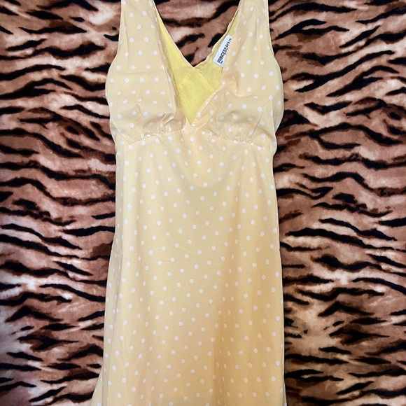 Princess Polly Dresses & Skirts - Princess Polly Yellow Polka Dot V-Neck Slip Dress